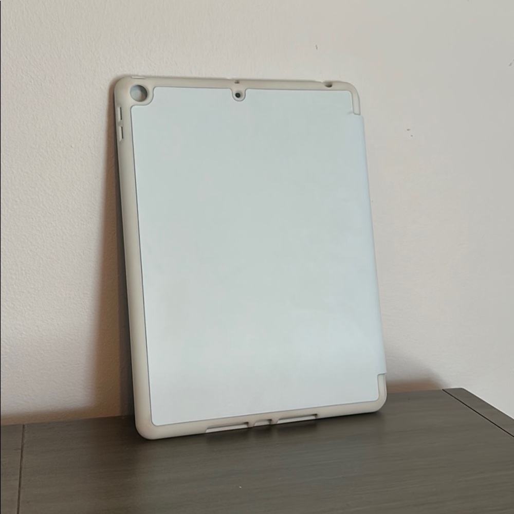 iPad case - Picture 2 of 5